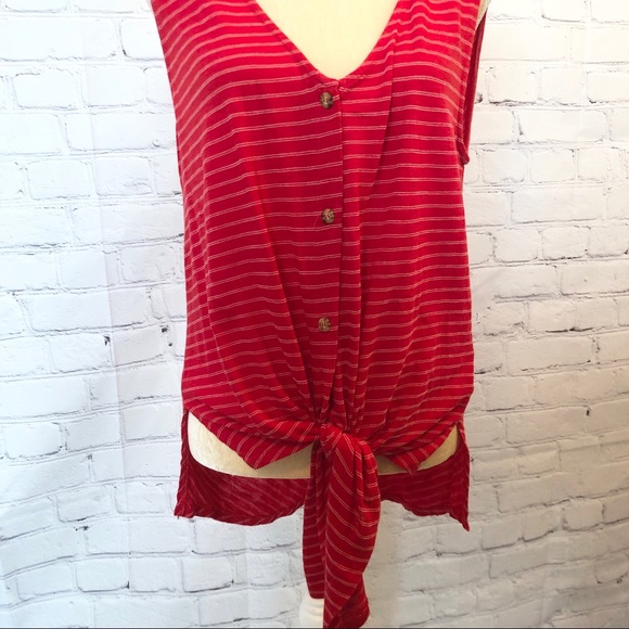 t.la | Anthro red tie-front button up tank top - Picture 5 of 11